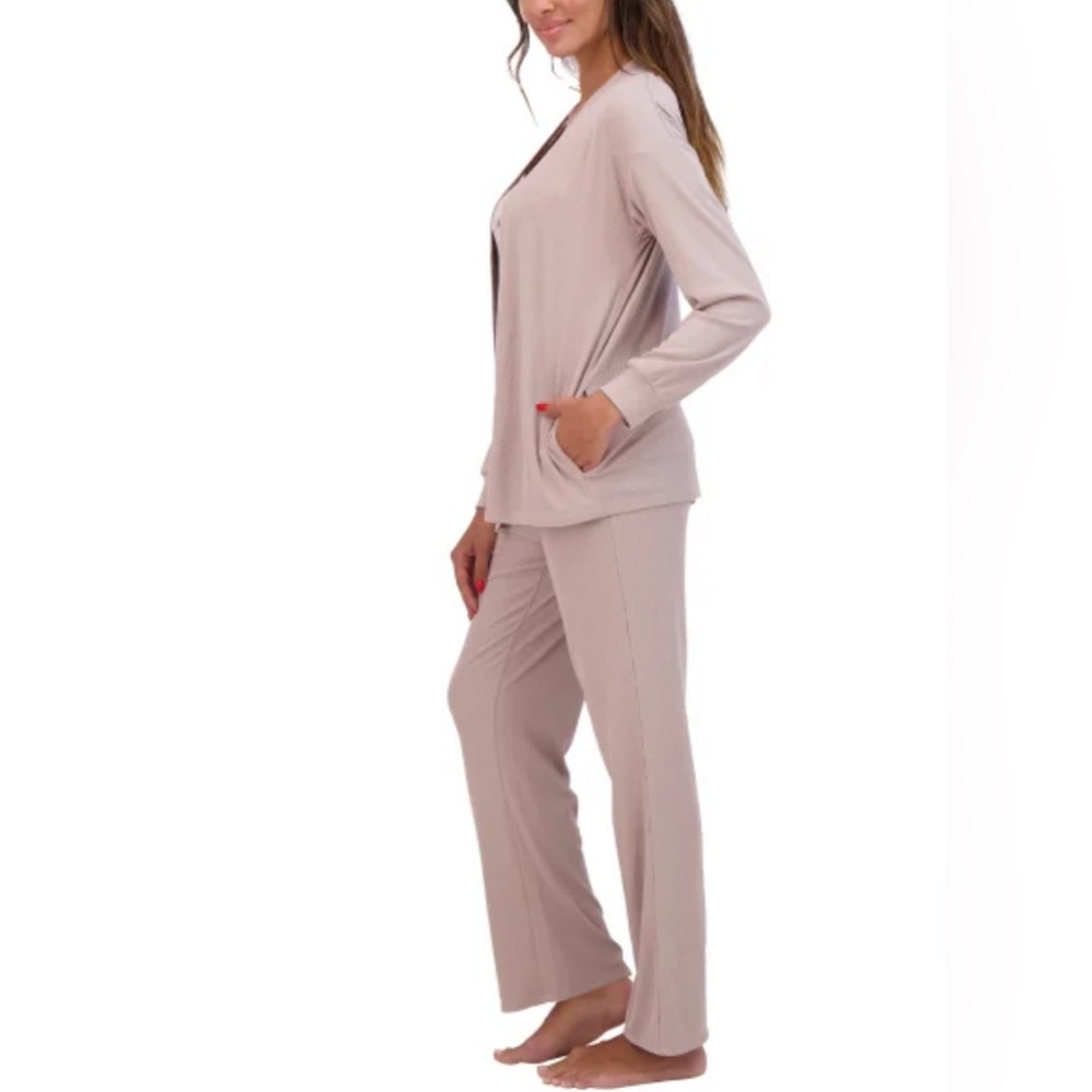 Live2Lounge Pajama 3-Piece Set with Relaxed Fit NWOT - Picture 2 of 4